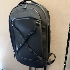 Nomatic Black Men's Backpack